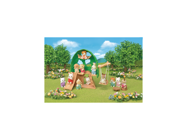 Speelset met speelgoeddieren in een park met schommel en glijbaan.