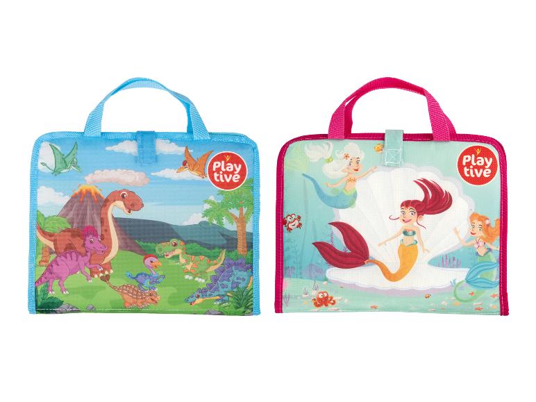 Twee Playtive activiteitenboeken, één met dinosaurussen en één met zeemeerminnen.