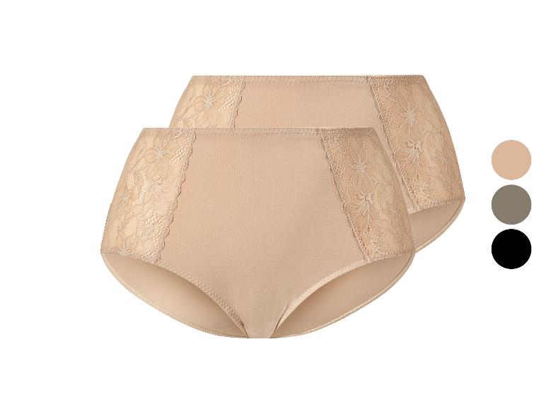 Twee paar dames slips met kant.