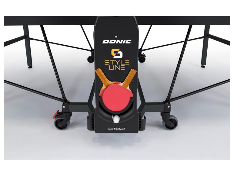 Donic Style Line pingpongtafel met geïntegreerde batjes en ballen.