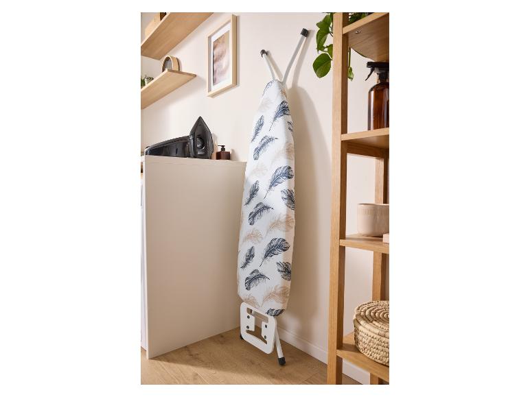 Wandplank strijkplank met verenpatroon.