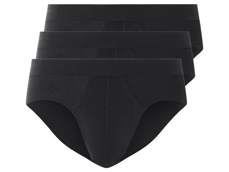 Drie zwarte slips op elkaar.