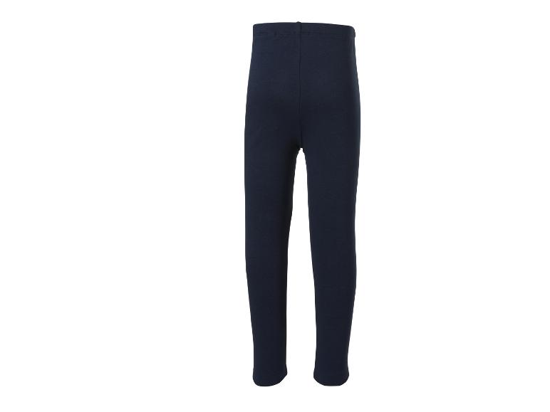 Donkerblauwe kinderlegging op een witte achtergrond.