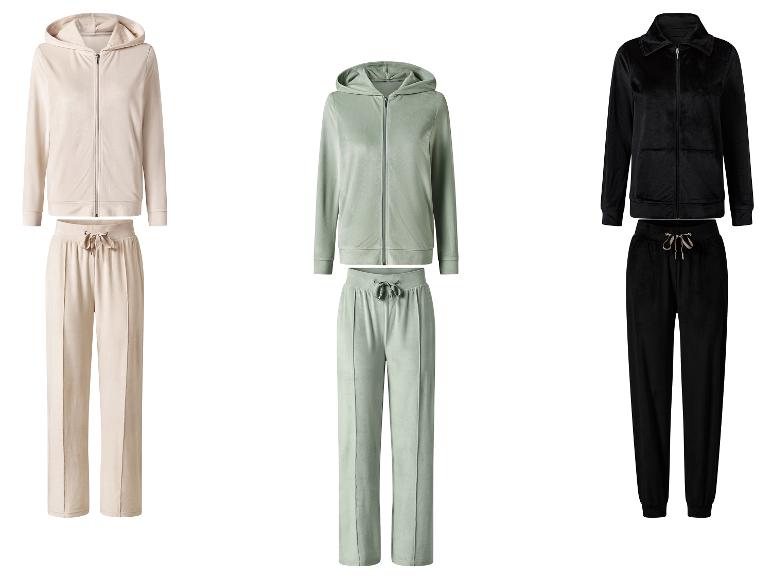 Drie velours trainingspakken: beige, lichtgroen en zwart.