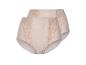 Twee beige onderbroeken met kant.