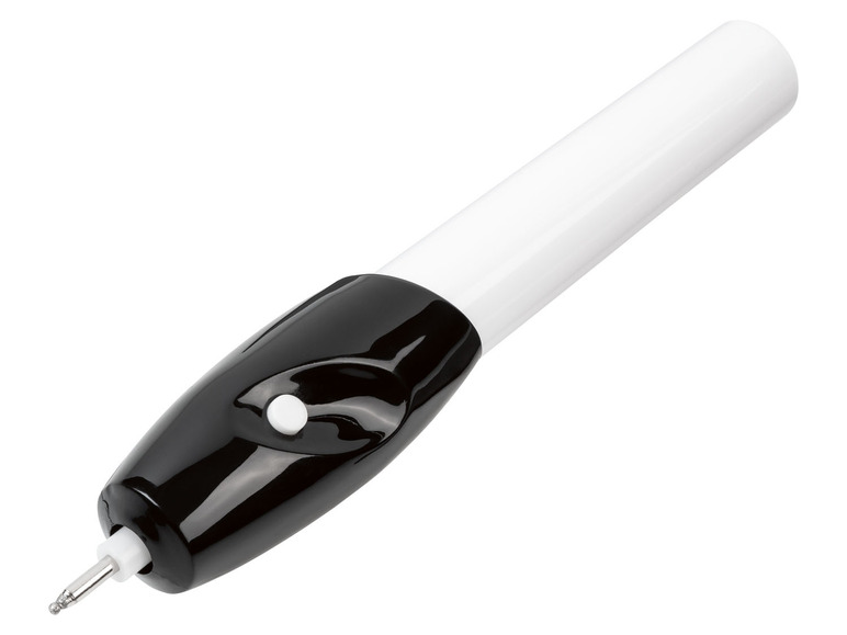 Een zwart en wit elektrische pen met een punt voor het graveren.