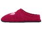 Fuchsia vilten pantoffel met een roze hartontwerp.