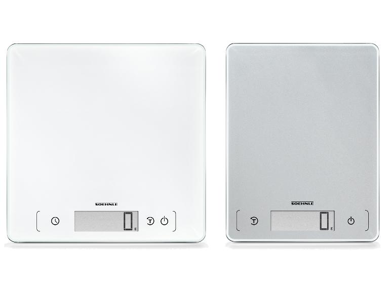 Twee digitale keukenweegschalen, een witte en een zilveren, met displays en knoppen.