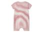 Baby romper met roze en rode strepen.