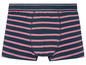 Blauwe boxershorts met rode strepen.