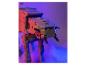 AT-AT walker speelgoed met rode en blauwe verlichting, met 'STAR WARS' logo.