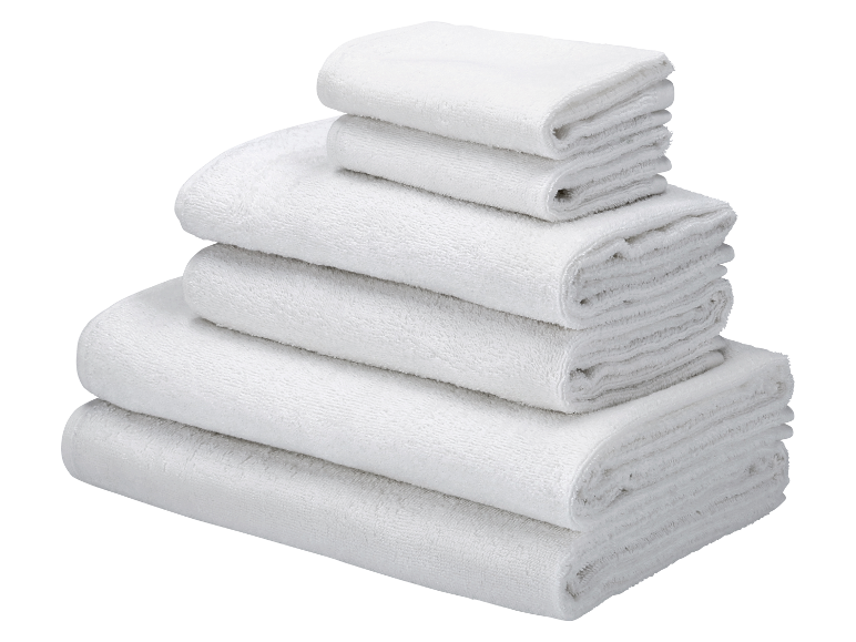 Stapel witte handdoeken.