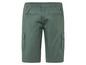 Groene cargo shorts met elastiek in de taille.