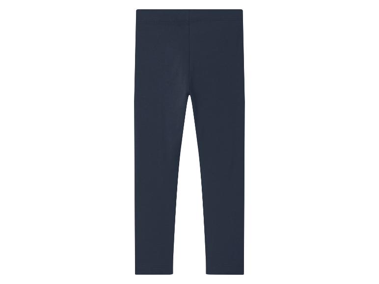 Donkerblauwe kinderlegging, effen en eenvoudig.