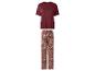 Rood T-shirt en blauwe pyjamabroek met patroon