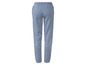 Blauwe joggingbroek met elastiek in de taille.