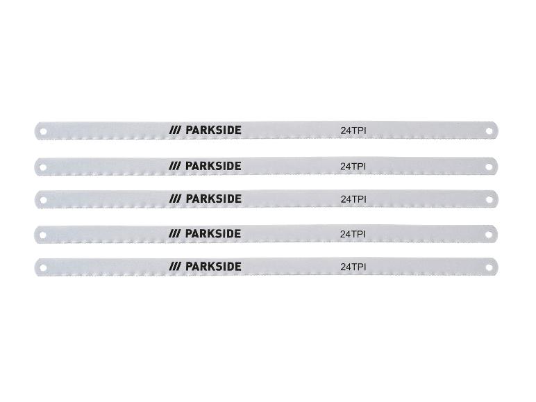 Vijf Parkside zaagbladen met 24 TPI op een witte achtergrond