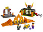 Lego City stuntset met een spinnenweb, vuur en een halfpipe.
