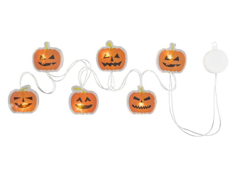 Halloween pompoen lichtslinger op een witte achtergrond