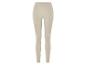 Beige broek met smalle pijpen.
