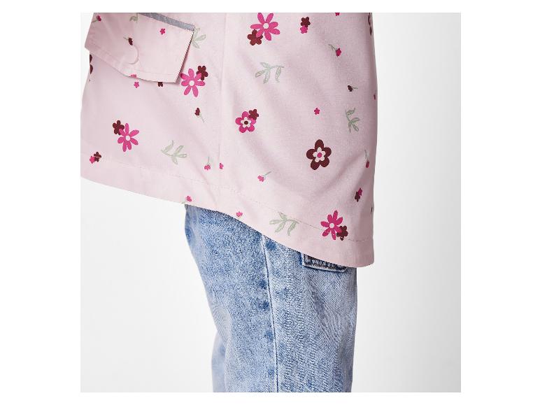 Roze meisjesjas met bloemenprint.
