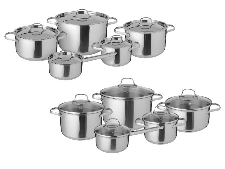 Set stalen pannen en saucepannen.
