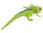 Een groene speelgoedhagedis met een lange staart.