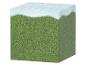 Vierkante kubus met gras- en luchttextuur, lijkend op een gameblok.
