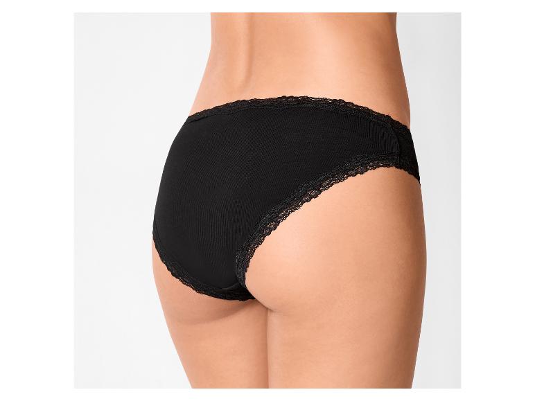 Zwarte dames slip met kanten details, achteraanzicht