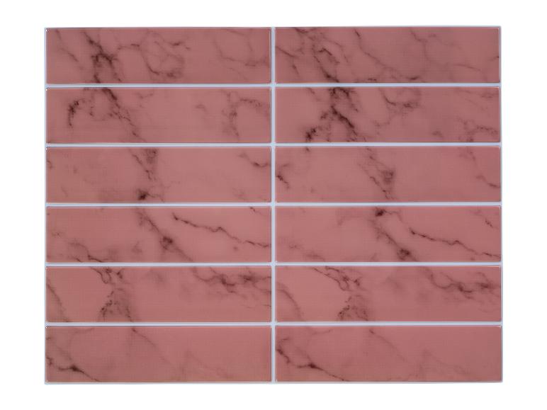 Roze marmerlook zelfklevende tegels met donkere aders
