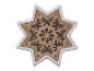 Decoratieve houten en keramische ster met sneeuwvlokpatroon