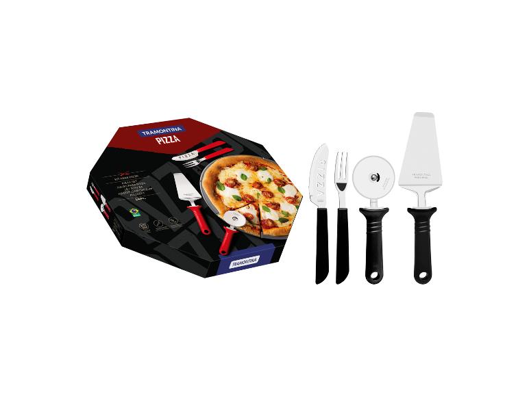 Pizzaset met pizzasnijder, schep, mes en vork, naast de verpakking.