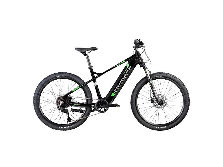 Zwarte elektrische mountainbike met groene accenten en noppenbanden.