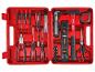 Een rode gereedschapskoffer met KWB gereedschap, waaronder schroevendraaiers, tang, hamer, waterpas en schaar.