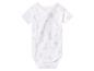 Witte baby romper met korte mouwen en giraffen- en bloemenprint.