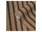 Behang met bruine en zwarte verticale strepen met houtlook.
