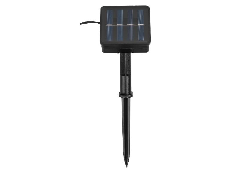 Zwart zonnepaneel met grondpin voor buitenverlichting