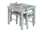 Grijze kindertafel en twee stoelen met bosdier- en boomillustraties