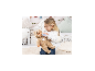 BAYER DESIGN Piccolina Magic Tears pop in berenpak die door een kind met een flesje wordt gevoed