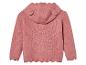 Roze gebreide trui met capuchon en oortjes voor baby's.