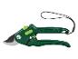 Tuinschaar met een groene handgreep en een zwarte koord.
