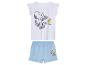 Snoopy pyjama: wit shirt met ruffles en lichtblauwe shorts.