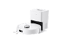 Witte robotstofzuiger met een zelfledigend dock.