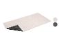 Beige badmat met geometrisch patroon en antislip onderkant, ook verkrijgbaar in grijs.