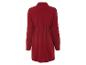 Een bordeauxrode blouse met lange mouwen en een ceintuur.