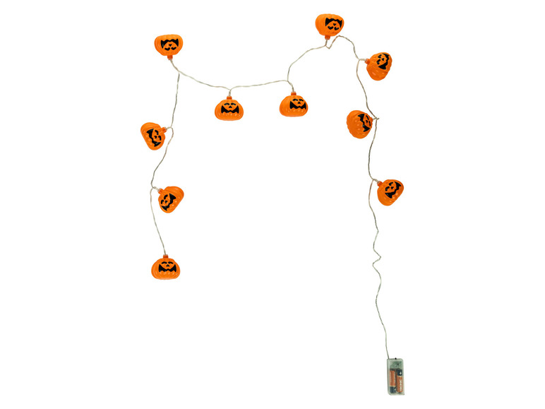 Een string met oranje pompoenlampjes voor Halloween.