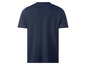 Een donkerblauw T-shirt met korte mouwen.