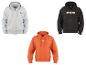 Drie Umbro hoodies: een grijze met rits, een zwarte met gekleurde strepen en een oranje pullover.