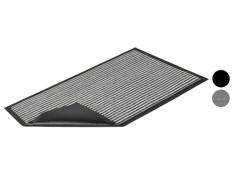 Gestreepte deurmat met rubberen rand.