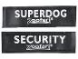 Twee zwarte ZooFari labels met de tekst Superdog en Security.